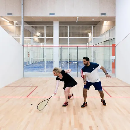 Ucpa Sport Station פריז
