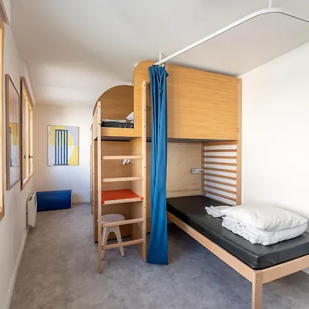 Albergue Ucpa Sport Station *