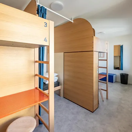 Albergue Ucpa Sport Station *
