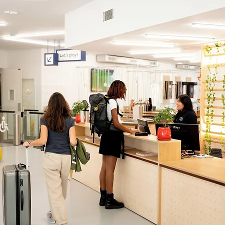 بيت شباب Ucpa Sport Station باريس