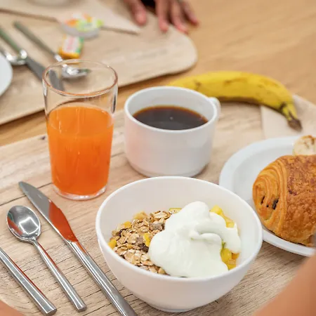 بيت شباب Ucpa Sport Station