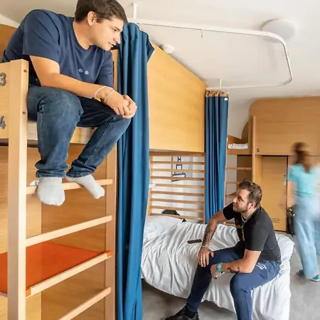 Ucpa Sport Station Hostel