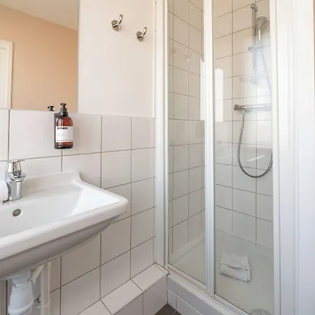 بيت شباب Ucpa Sport Station باريس