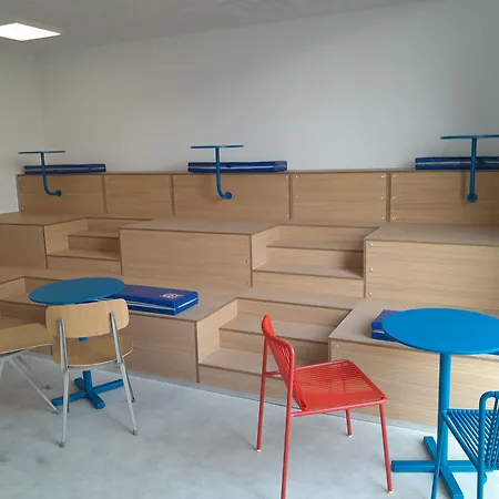 بيت شباب Ucpa Sport Station *