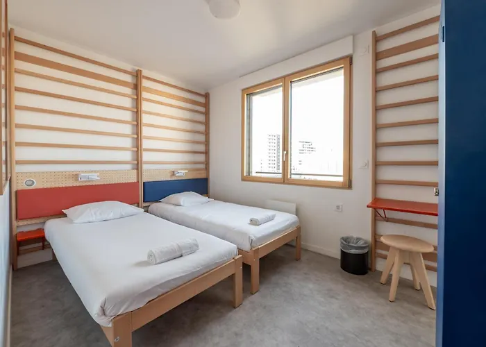 Hostel Ucpa Sport Station