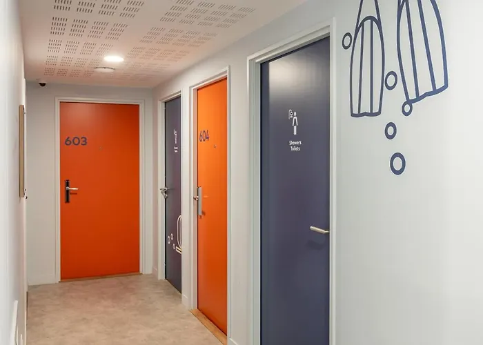 Hostel Ucpa Sport Station