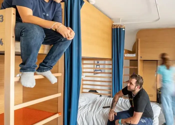Ucpa Sport Station Hostel