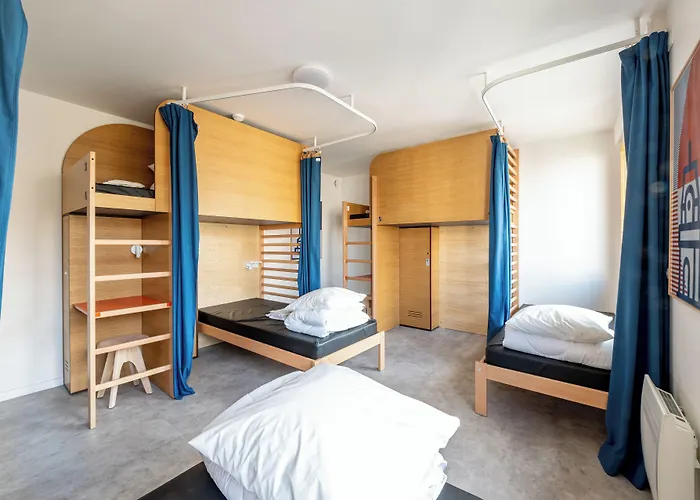 Ucpa Sport Station Hostel *