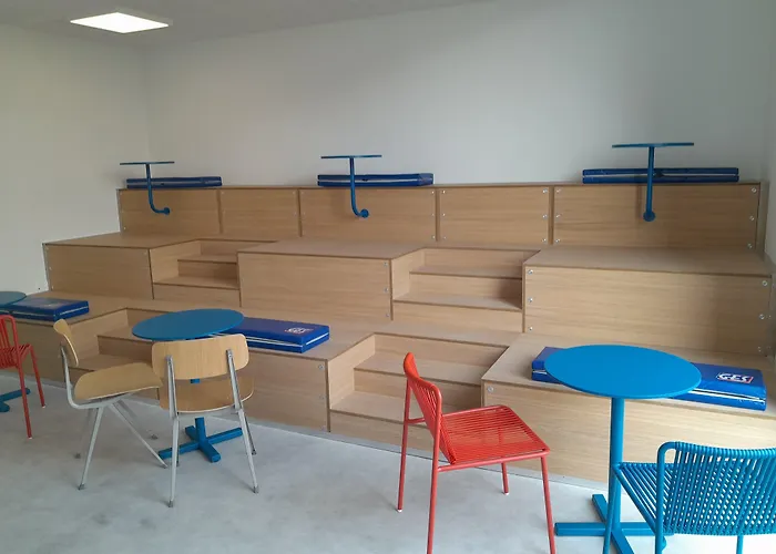 Hostel Ucpa Sport Station *