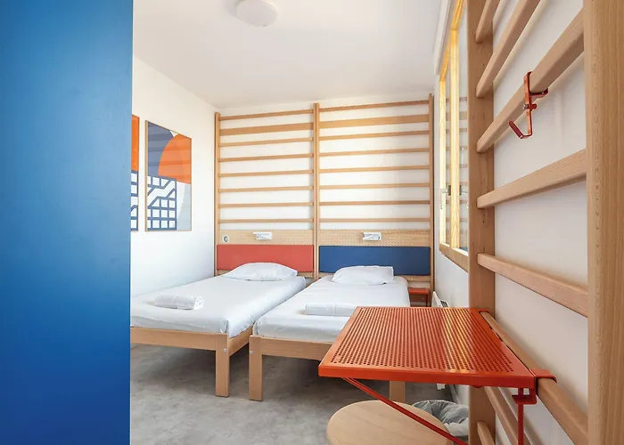 Ucpa Sport Station Hostel *
